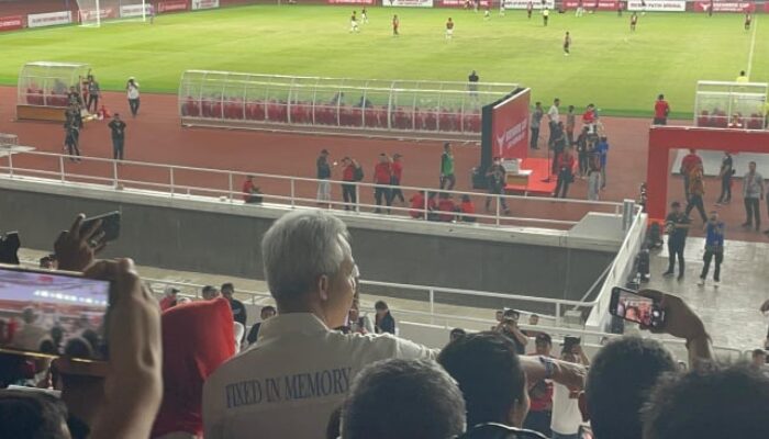 Asyik Nonton Final Liga Kampung Soekarno Cup, Ganjar Singgung Wasit Harus Netral