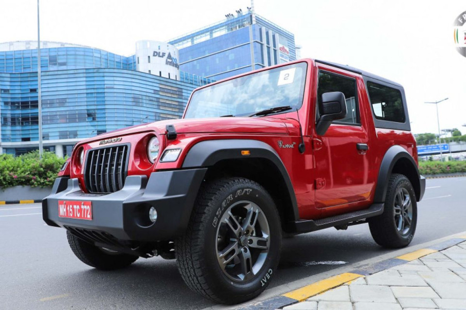 Mahindra Thar "kembaran" Jeep Wrangler seharga Rp jutaan