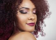 Warna lipstik “bold” diprediksi populer untuk 2024