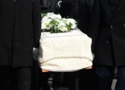 Tangis Pedih Pelayat di dalam Pemakaman Aktor Parasite Lee Sun-kyun