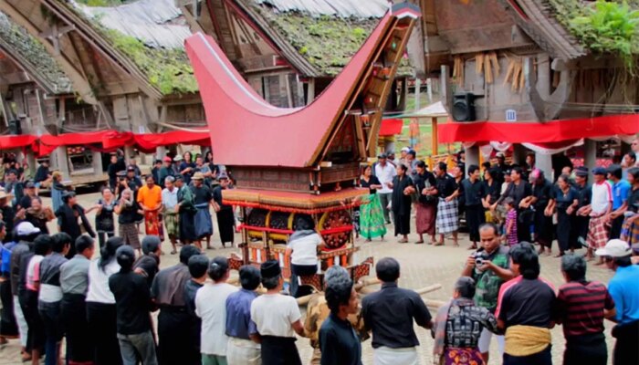 Budaya Toraja: Upacara, Arsitektur, Dan Budaya Kematian