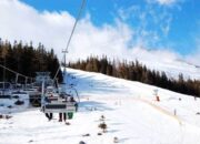 Destinasi Ski: Bermain Ski Dan Snowboard Di Pegunungan Yang Menakjubkan