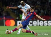 Pau Cubarsi banjir pujian usai bantu Barcelona kalahkan squad Napoli