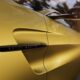 **Ringkasan:**

Aston Martin telah menunda peluncuran kendaraan listrik (EV) hingga tahun 2027. Perusahaan akan fokus pada pengembangan kendaraan "hybrid" yang menggabungkan mesin pembakaran dan motor listrik sebagai gantinya. Penundaan tersebut disebabkan oleh tantangan teknis, biaya pengembangan, dan lanskap pasar yang berubah. Meskipun menunda peluncuran EV, Aston Martin tetap berkomitmen pada elektrifikasi dalam jangka panjang dan berencana meluncurkan EV pertama mereka pada tahun 2027. Pelanggan yang mengantisipasi EV dari Aston Martin mungkin kecewa dengan penundaan tersebut, tetapi perusahaan menawarkan solusi alternatif berupa kendaraan hybrid yang masih hemat bahan bakar dan ramah lingkungan. Penundaan tersebut menyoroti tantangan yang dihadapi produsen mobil dalam bertransisi ke elektrifikasi penuh.