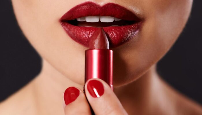Warna Lipstik Merah Yang Cocok Untuk Semua Warna Kulit