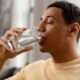 Manfaat Minum Air Putih Yang Cukup