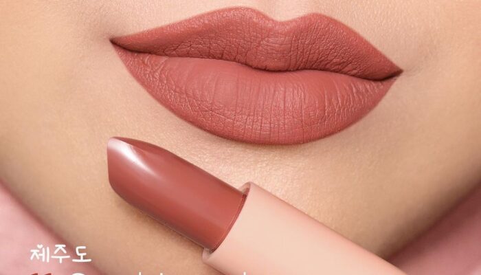Trend Warna Lipstik Terkini Untuk Tampilan Chic